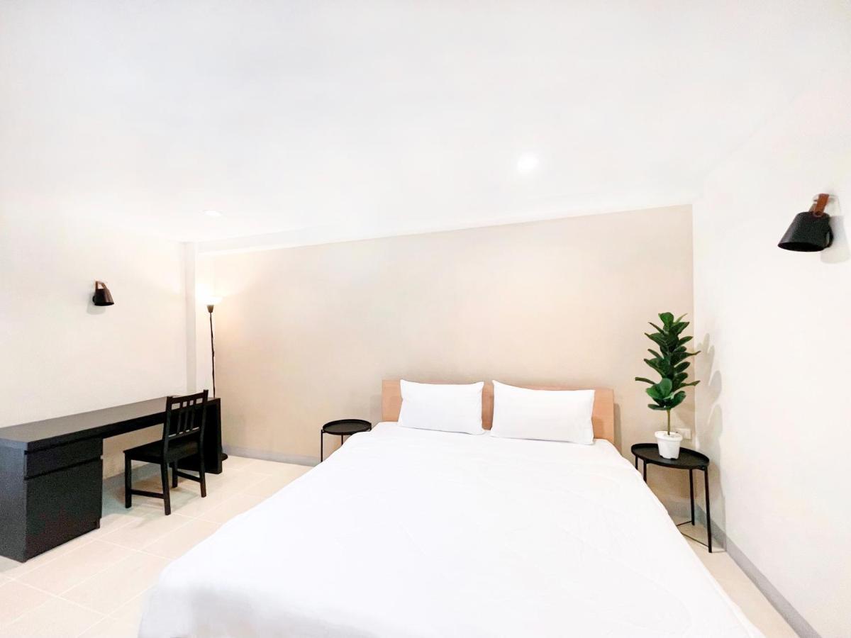 Grand Residence Bangkok Esterno foto